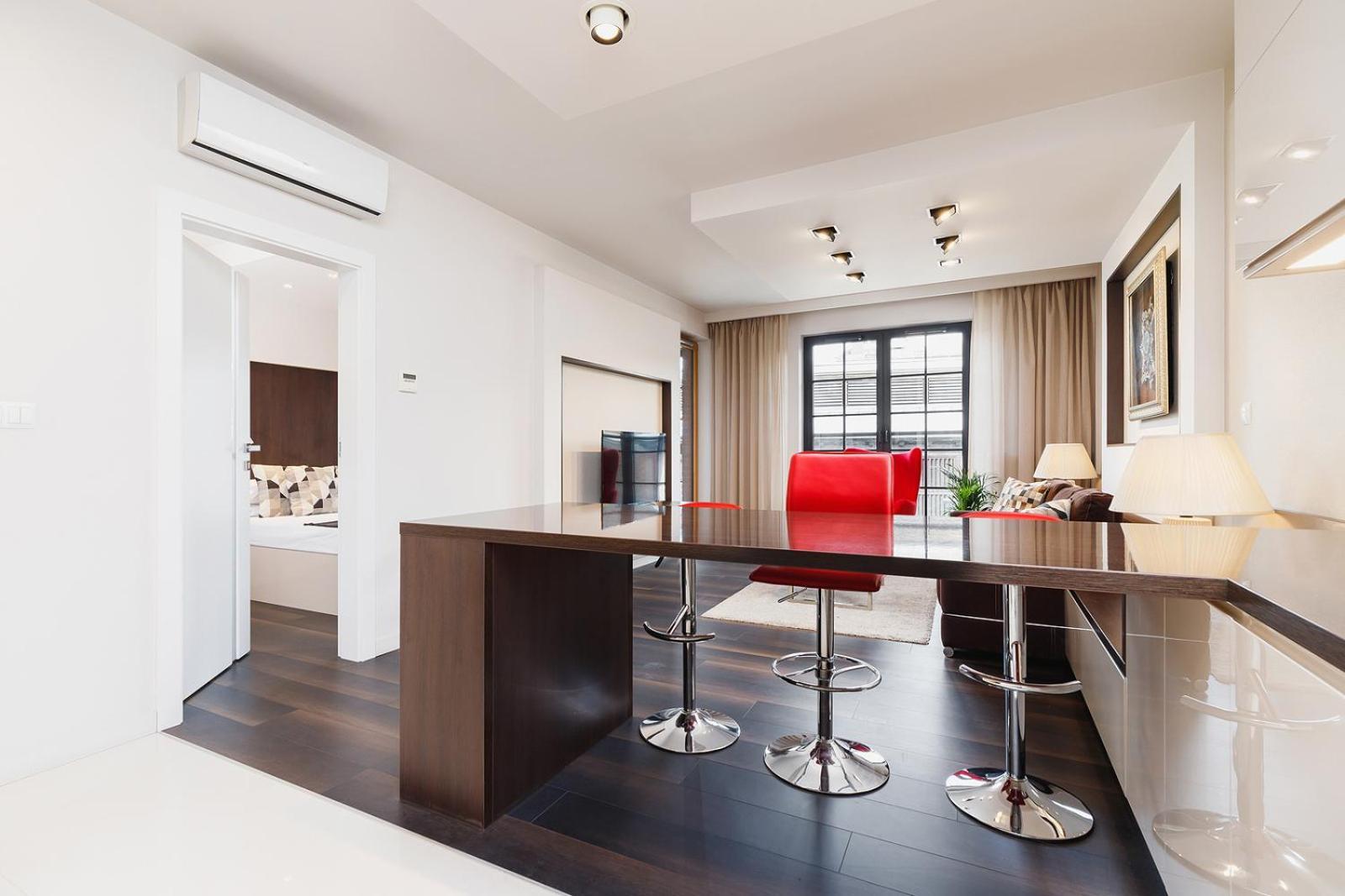 With Private Parking - Lubicz 17 Street Apartament *